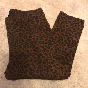 Leopard leggings size M